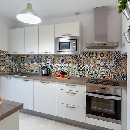 Zen Tauro Apartamento *